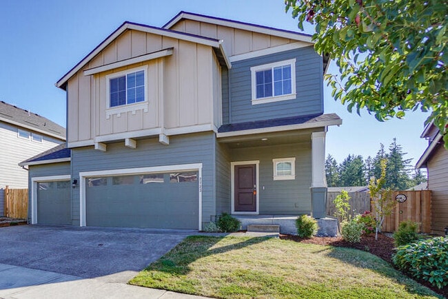 BEAUTIFUL FOUR BEDROOM HOME IN RIDGEFIELD - BEAUTIFUL FOUR BEDROOM HOME IN RIDGEFIELD