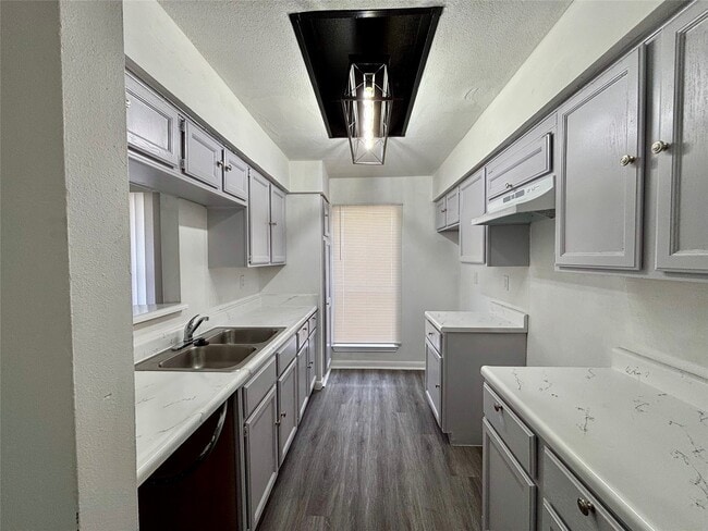 Building Photo - 8299 Cambridge St