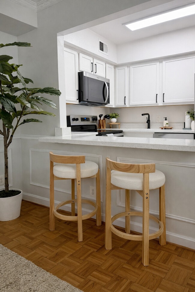 Building Photo - The Mason at Chevy Chase