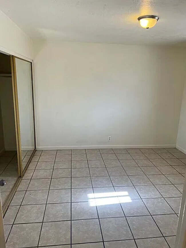 Foto del edificio - 13360 Navajo Rd