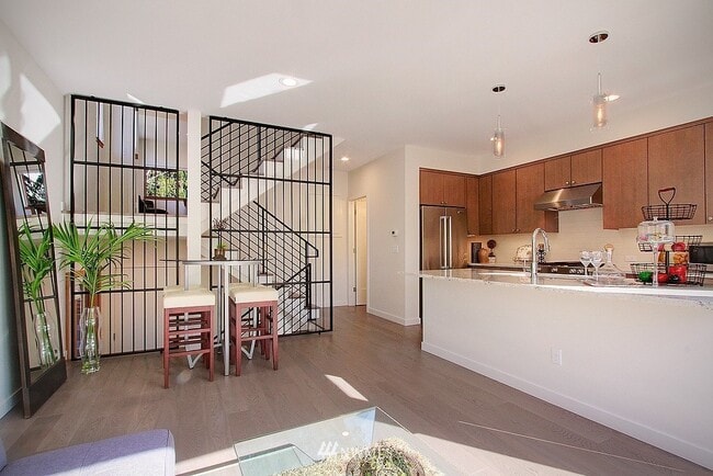 Foto del edificio - 7410 Sunnyside Ave N
