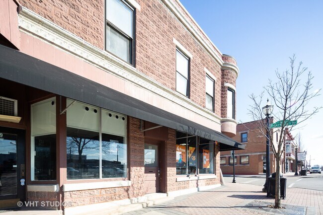 Building Photo - 127 N Main St