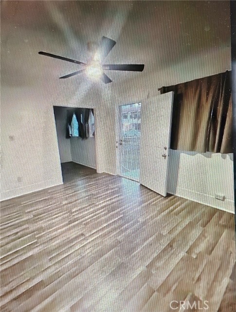 Foto del edificio - 9744 Charnock Ave