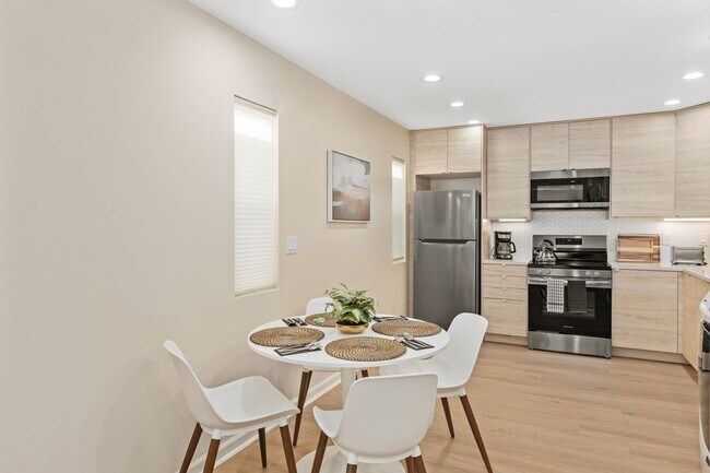 Foto del edificio - 3043 Oliphant St