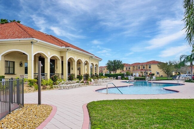 Building Photo - Townhome in Tuscany Preserve now available!