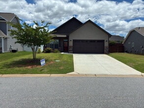 Building Photo - 18 Forest Ridge Way