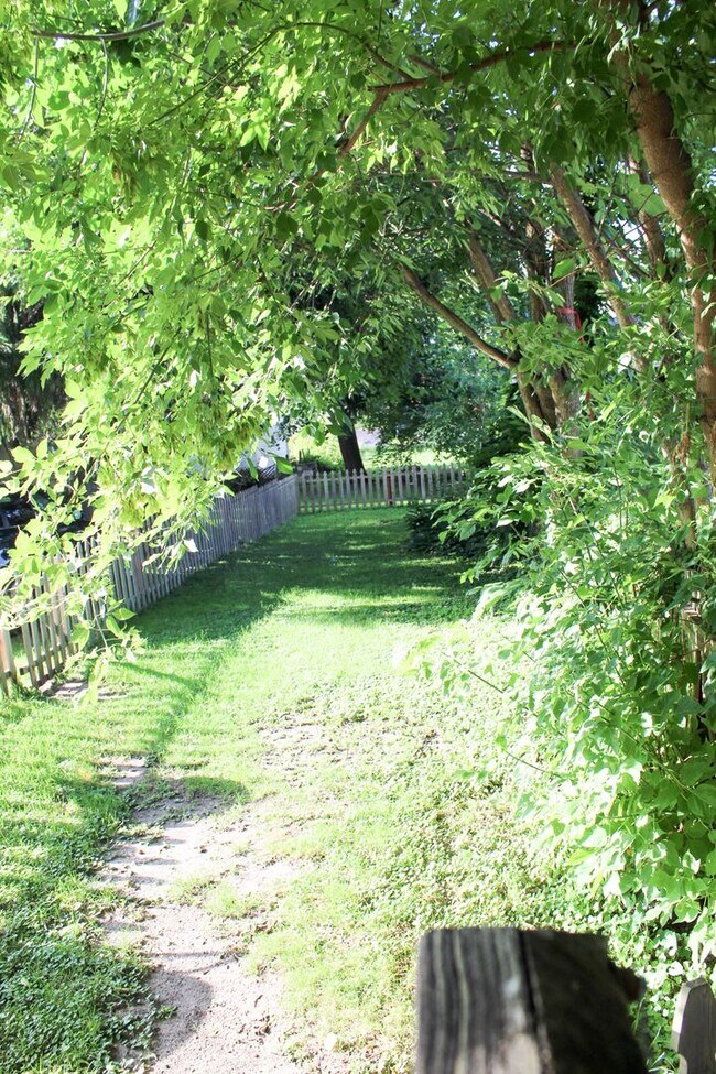 Foto del edificio - Single-Family Home in Greenbush Neighborhood!