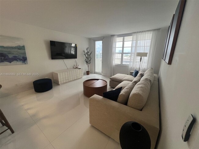 Foto del edificio - 100 Lincoln Rd