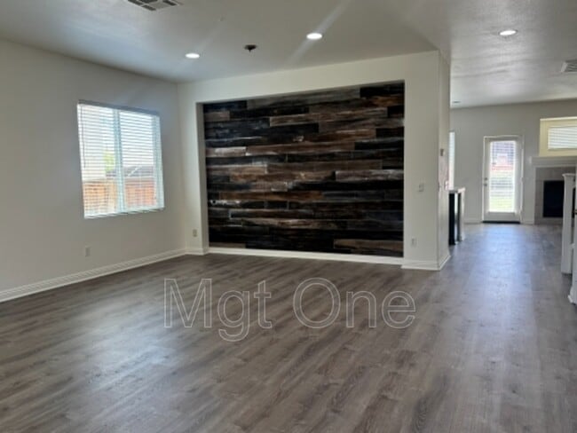 Building Photo - 29089 La Ladera Rd