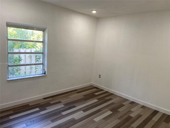 Foto del edificio - 2009 Monroe St