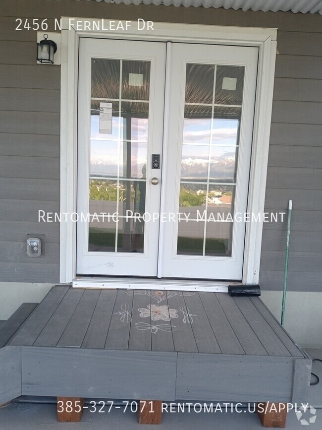 Building Photo - 2456 N Fernleaf Dr