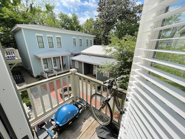 Building Photo - 611B E Duffy Ln