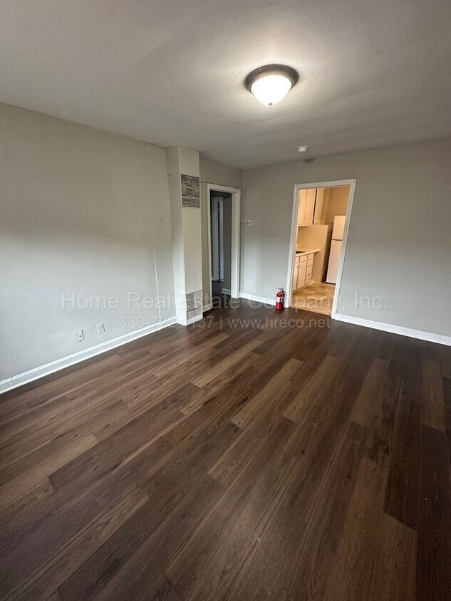 Foto principal - 1447 Clark Ave