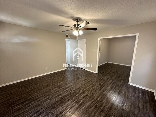 Foto del edificio - 1315 Harpeth Dr