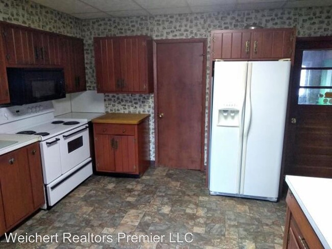 Building Photo - 4 br, 2 bath House - 557 Rock Rd