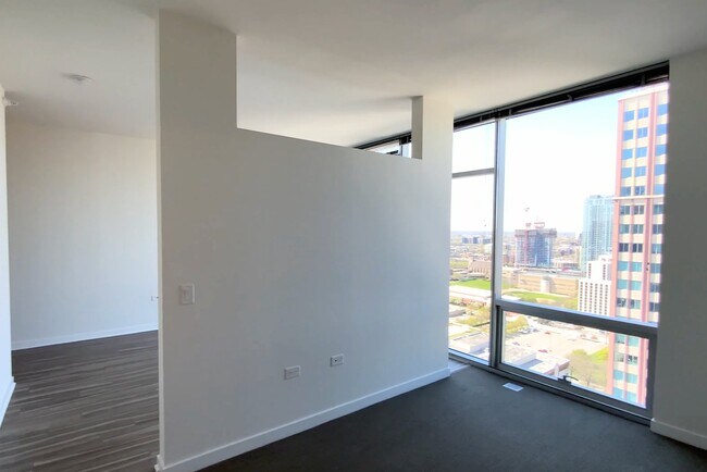 Foto del edificio - 170 W Chicago Ave