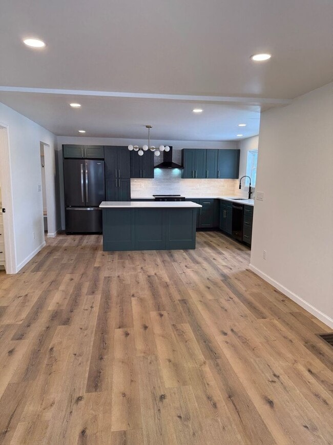 Foto del edificio - All new 3 bed / 2 bath home in wonderful West Salem neighborhood with garage!