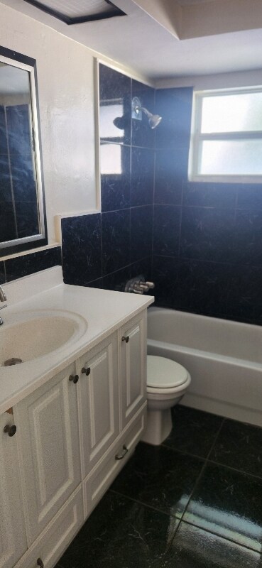 Building Photo - 3104 Primrose Dr