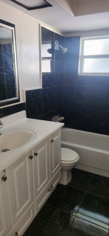 Foto del edificio - 3104 Primrose Dr