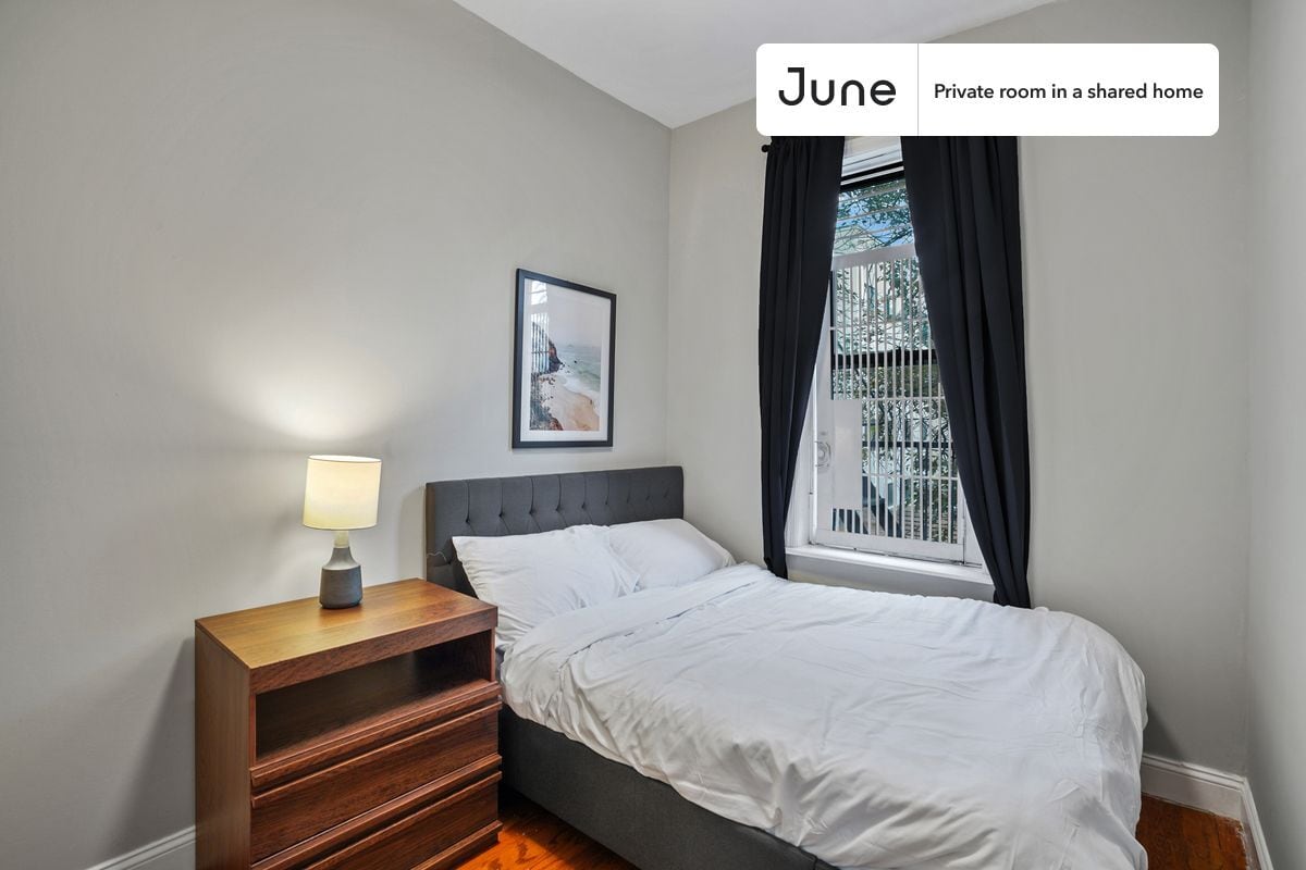 Private bedroom in 4 bed/1 bath Home - Private bedroom in 4 bed/1 bath Home