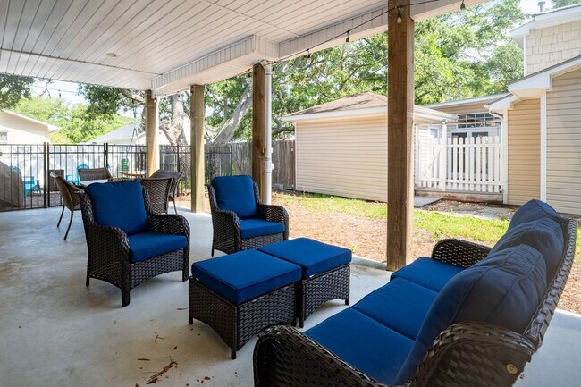 Foto del edificio - NEW, CLEAN OFF-SEASON RENTAL END OF MARCH THROUGH MID-MAY