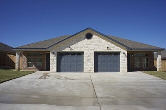 Building Photo - 5509 Settlers Ct