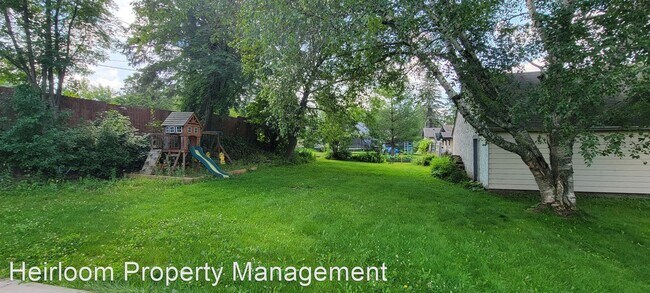 Building Photo - 3 br, 2 bath House - 140 W Mankato St.