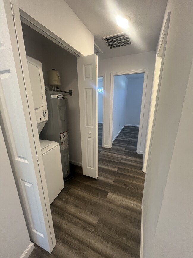 Building Photo - 135 Theodore St