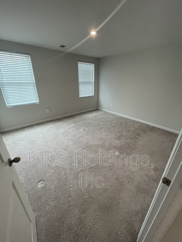 Building Photo - 160 Catalpa Ct