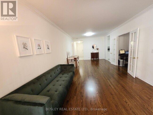 Building Photo - 28-1128 Sommerset Way