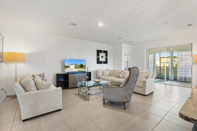 Foto del edificio - 8178 Penrose Pl