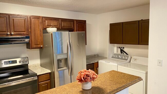 Kitchen - 3240 Iris Ave