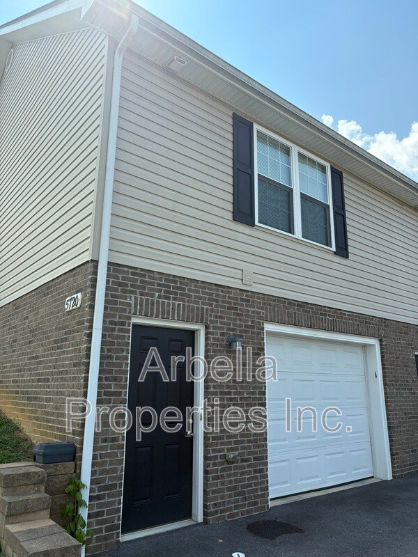 Foto principal - 5720 Hwy 11 E