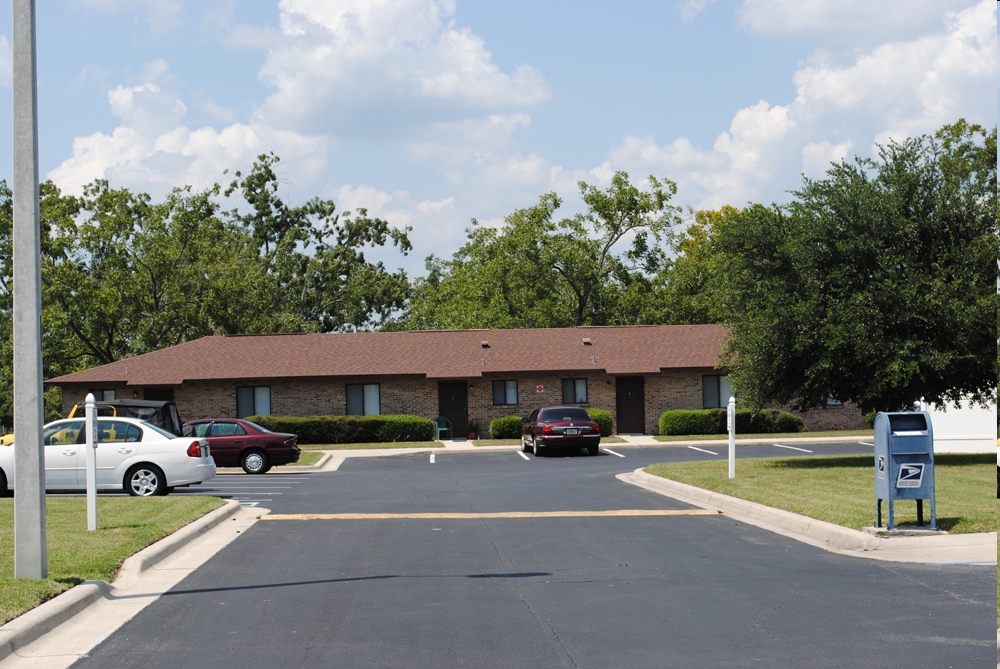 Building Photo - Forest Park Apartments