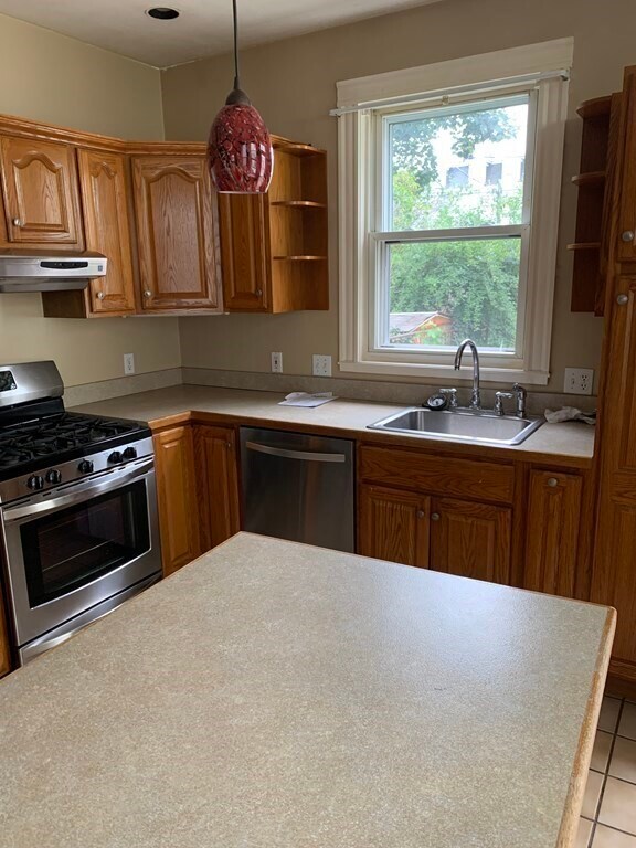 Foto principal - 847 E 5th St