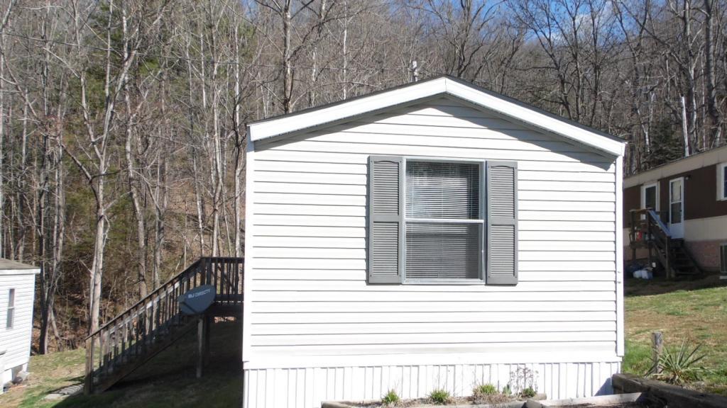 006 Campground Ln, Kerrs Creek, VA 24450 House Rental in Kerrs Creek
