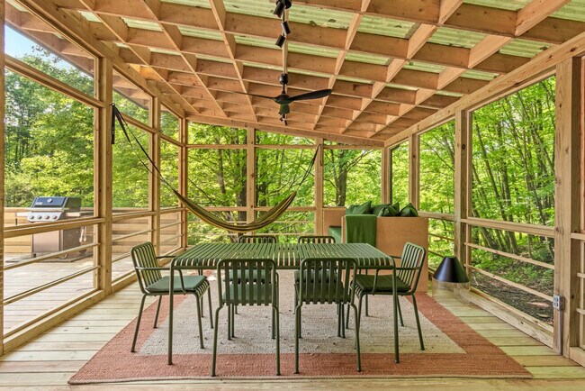 Foto del edificio - 157 Gobbler's Knob Rd