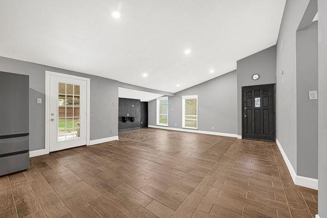 Foto del edificio - 18318 Cassina Ln