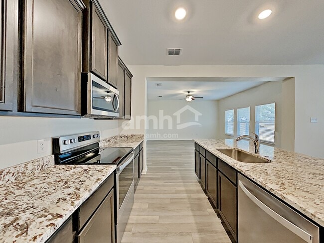 Building Photo - 7938 Cactus Plum Dr