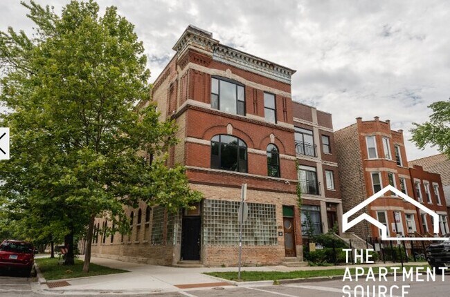 Building Photo - 2701 W Thomas St