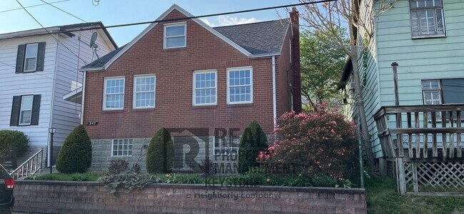 Building Photo - Beautiful house in Tarentum