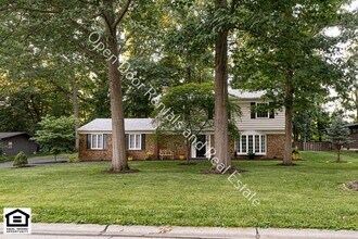 Building Photo - 9324 Saratoga Rd