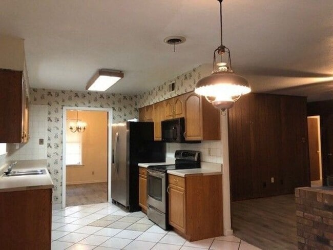 Building Photo - 6300 Heathcliff Cove