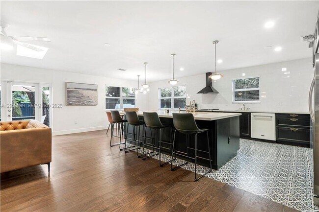 Foto del edificio - 5840 SW 37th Ave