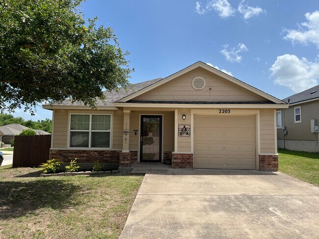 Building Photo - 2203 Stoneham Ct