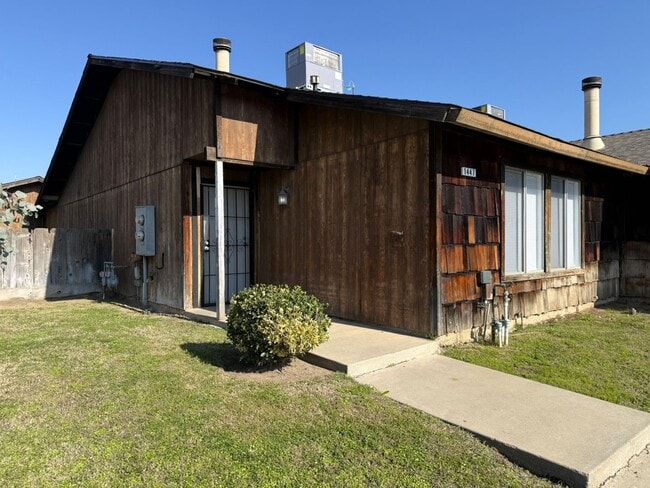 Foto del edificio - 1445/1447 Madison Ct.