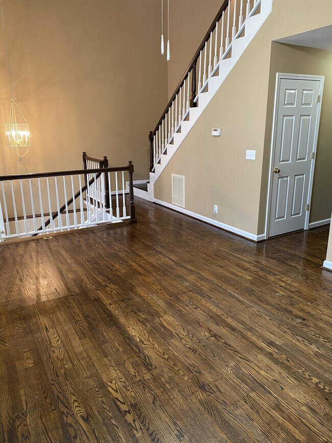 Building Photo - 5706 Amalie Dr