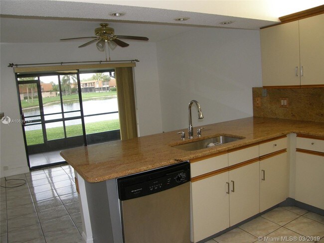 Building Photo - 11043 SW 15th Manor