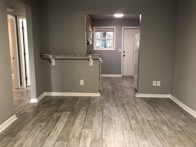 Building Photo - 271 Glen Iris Dr NE