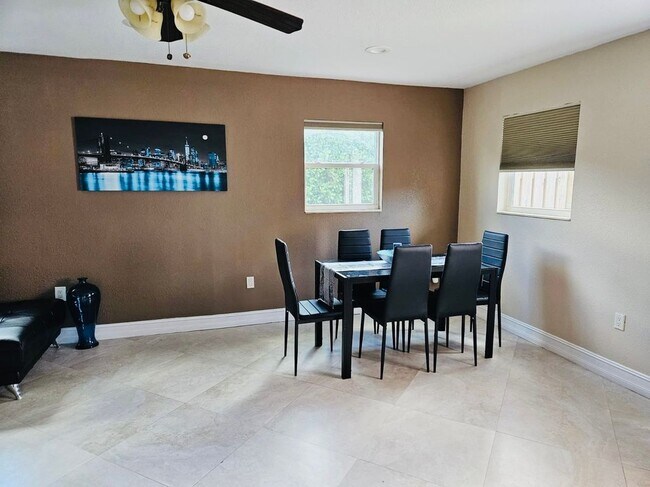 Foto del edificio - 1650 SW 117th Ave